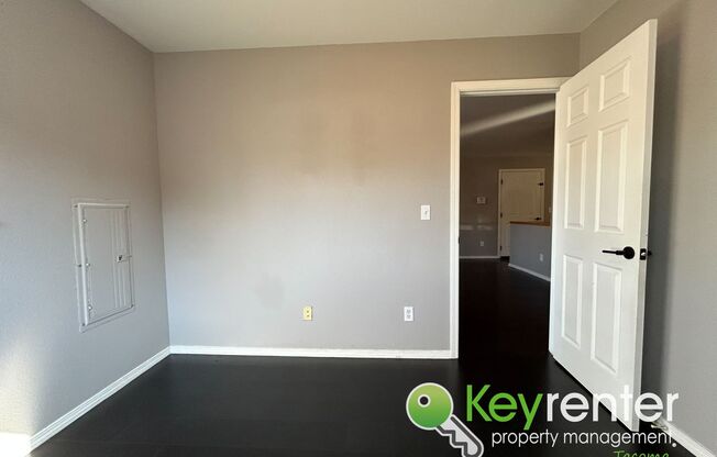 2 beds, 1 bath, $2,295