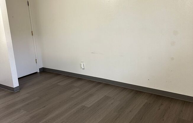 Studio, 1 bath, 500 sqft, $895, Unit 5
