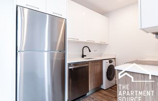 Gut-rehabbed 1 bedroom in Uptown!