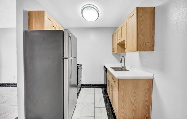 2 beds, 1 bath, 702 sqft, $1,150, Unit 8-1075