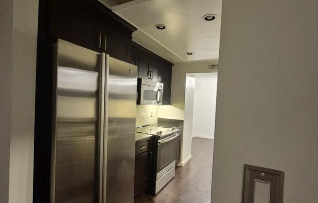 2 beds, 2 baths, 1,264 sqft, $3,100, Unit 207