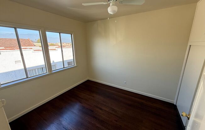 2 beds, 1 bath, $2,100, Unit 3