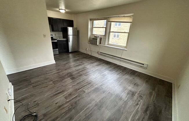 1 bed, 1 bath, $995, Unit 812
