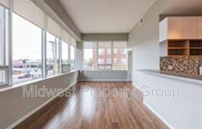 4100 Lindell, #302