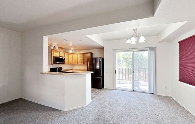 1 WEEK FREE RENT! 1 BEDROOM DOWNSTAIRS CONDO IN GATED COMMUNITY 1 CAR GARAGE