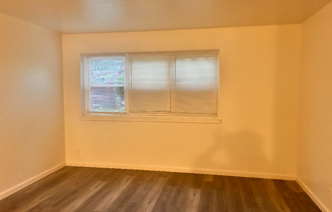 3034 S MORELAND 1