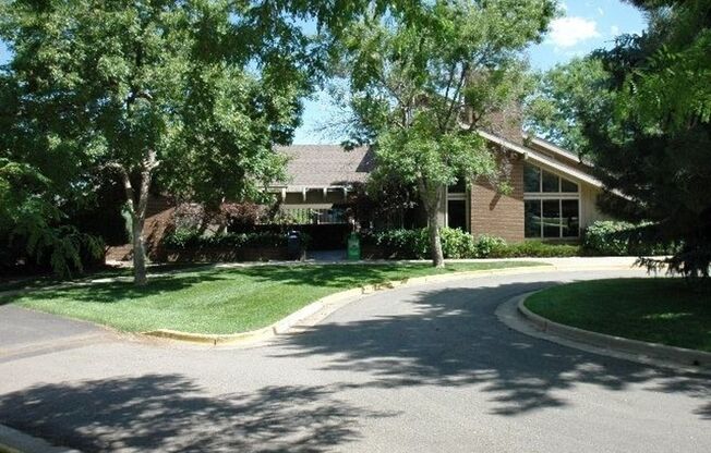 Two Bedroom Condo At Aspen Grove In North Boulder