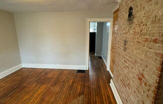 2 beds, 1 bath, 917 sqft, $1,100, Unit 151 E Woodrow Avenue