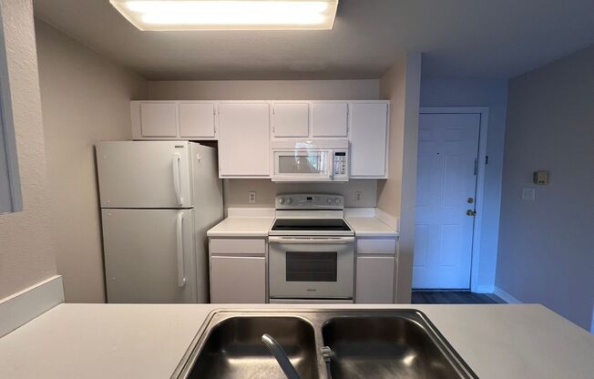 Awesome apartment at Cypress fairway!