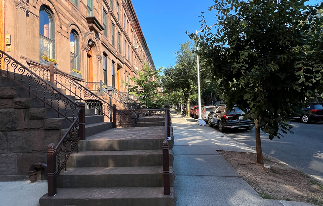 651 10 ST