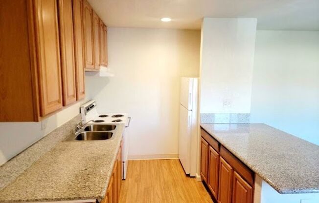 2 beds, 1 bath, 825 sqft, $1,529, Unit 074