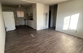 2 beds, 1 bath, 800 sqft, $975, Unit Unit 2