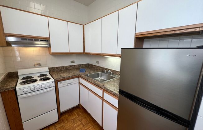 Studio, 1 bath, 400 sqft, $1,585, Unit 620-104