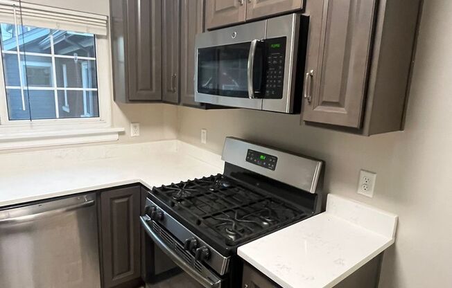 1 bed, 1 bath, $1,300, Unit 2