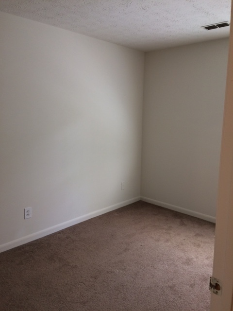 2 beds, 2 baths, 900 sqft, $800