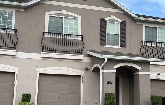 Spacious Sawgrass 3 bedroom 2.5 bath townhouse with garage. Community amenities. Professionally Managed.