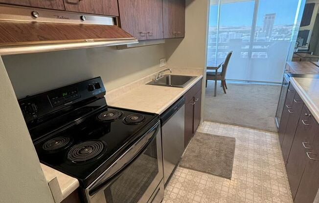 2 beds, 2 baths, $2,650, Unit UNIT 10J