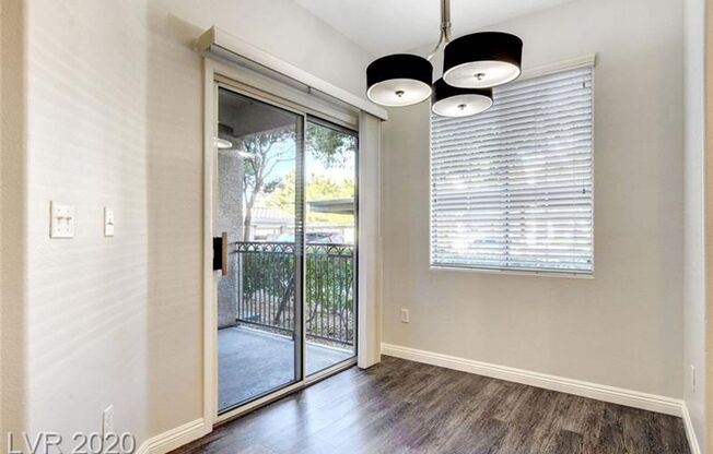 2 beds, 2 baths, $1,600, Unit #1059