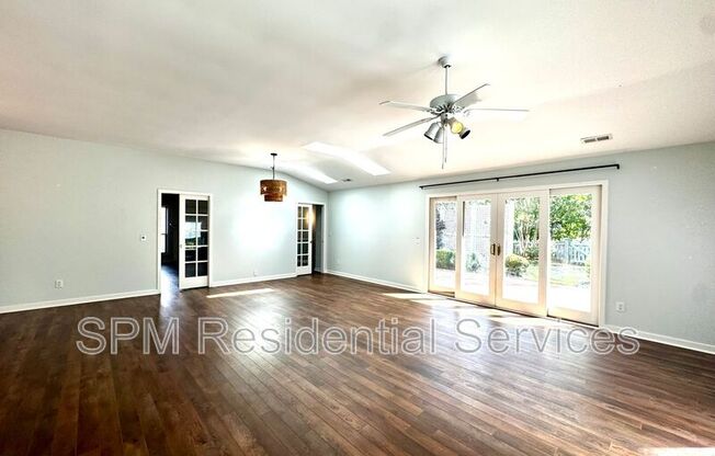 211 BIRDIE LN