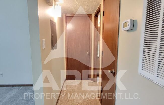 1 bed, 1 bath, 912 sqft, $1,150, Unit Unit #12