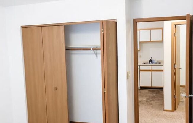 2 beds, 1 bath, 1,008 sqft, $1,175, Unit 629 - 8
