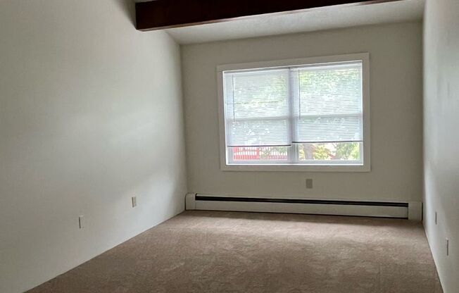 1 bed, 1 bath, 630 sqft, $1,058, Unit 1000-205