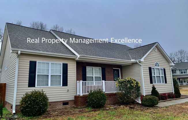 Pretty Princeton Residence 3 Bed, 2 Bath, Large Yard, Screened porch, and Garage!