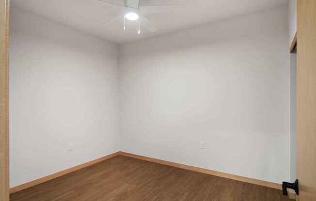 1 bed, 1 bath, 638 sqft, $1,595, Unit 147