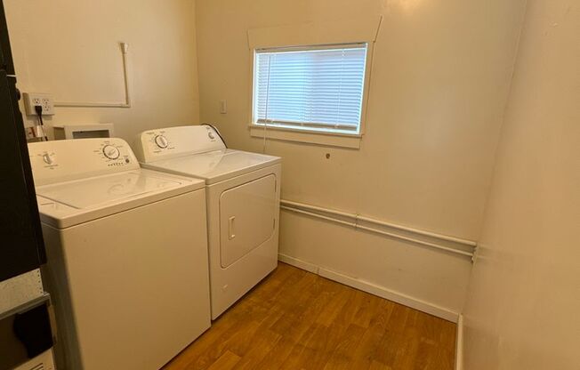 2 beds, 1 bath, $1,350