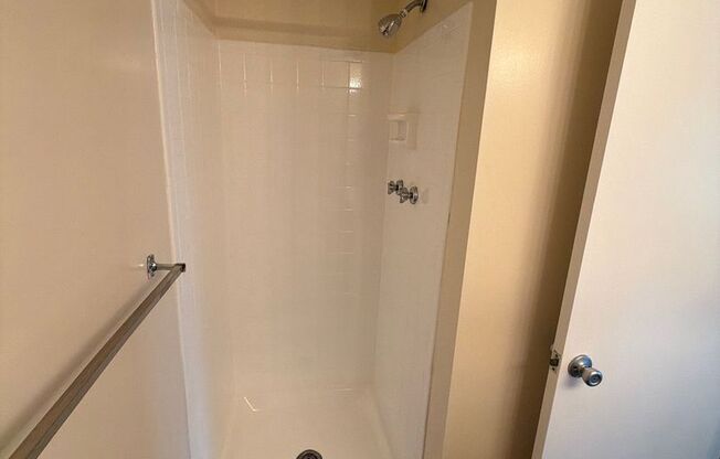 2 beds, 2 baths, 1,000 sqft, $1,990, Unit 14210 #A3