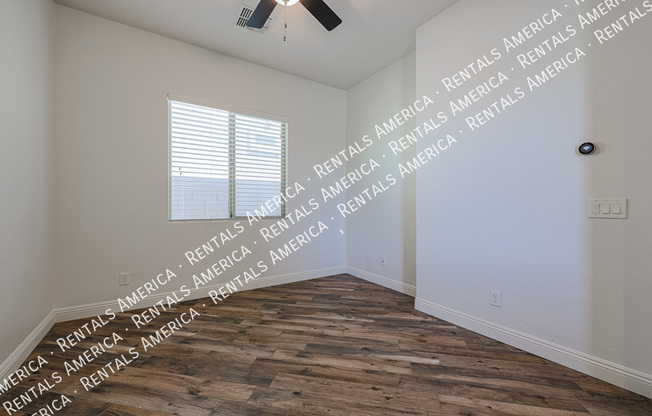 4121 E YELLOWSTONE PL