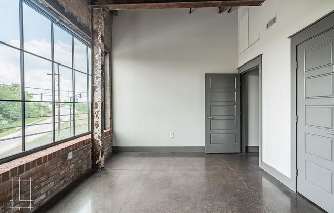 2 beds, 2 baths, $2,200, Unit 727 N. 4th St. Apt. 210