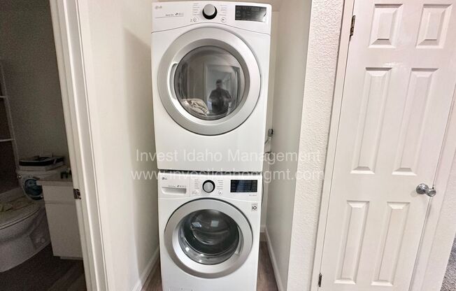 2 beds, 1 bath, 800 sqft, $1,195, Unit 50