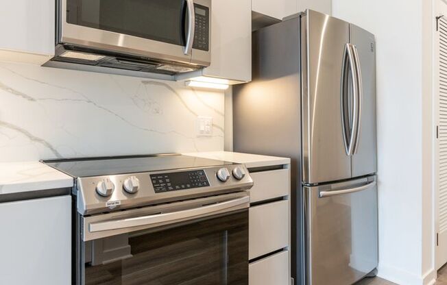 Studio, 1 bath, 525 sqft, $1,325, Unit 304