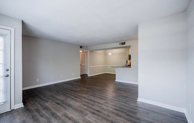 1 bed, 1 bath, 705 sqft, $1,375, Unit 2032