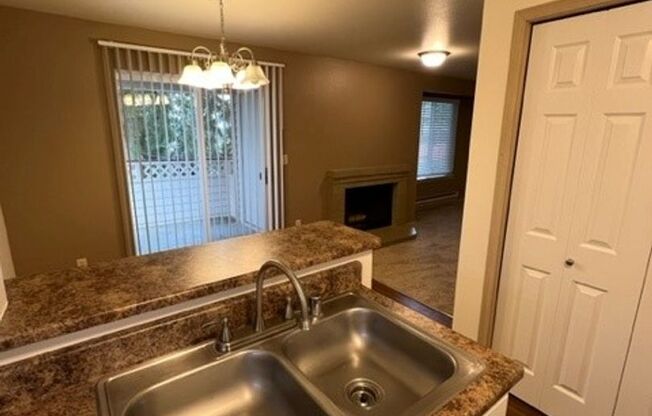 2 beds, 2 baths, 1,030 sqft, $1,765, Unit 521