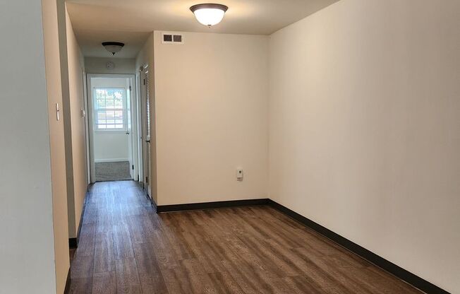 2 beds, 1 bath, 859 sqft, $1,450, Unit GL46005