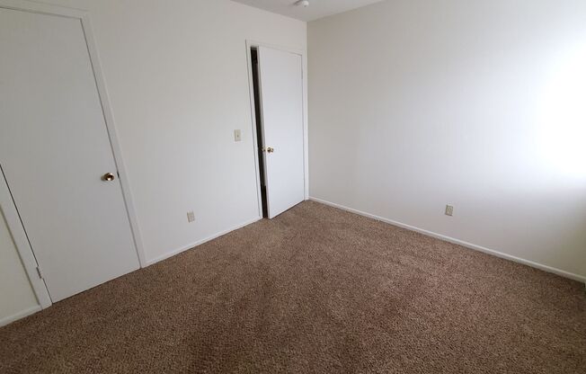 2 beds, 1 bath, 798 sqft, $695, Unit 3