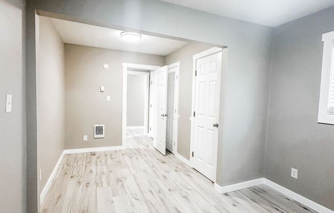 3 beds, 1 bath, 1,000 sqft, $1,975, Unit L1