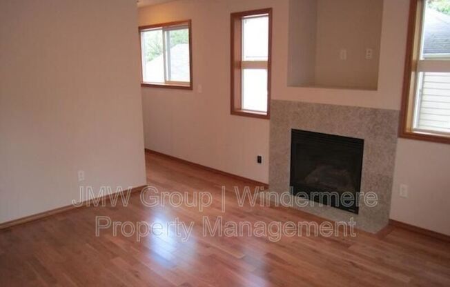 12721 35 AVE NE