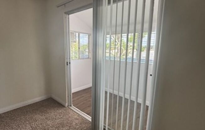 2 beds, 1 bath, 850 sqft, $2,200, Unit 7