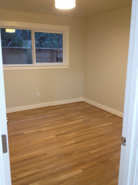 2 beds, 1 bath, $2,010, Unit 6