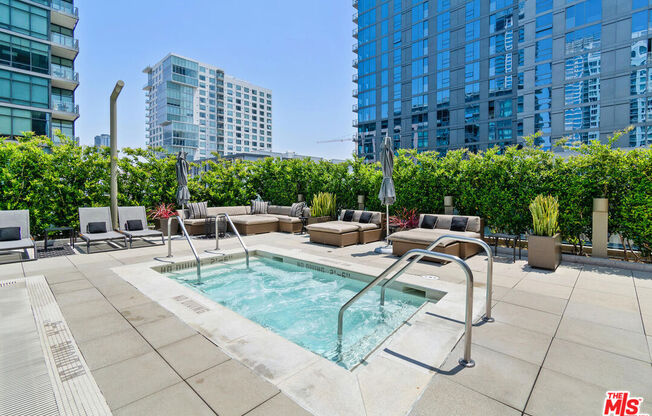 1 bed, 1 bath, 900 sqft, $2,900, Unit 815