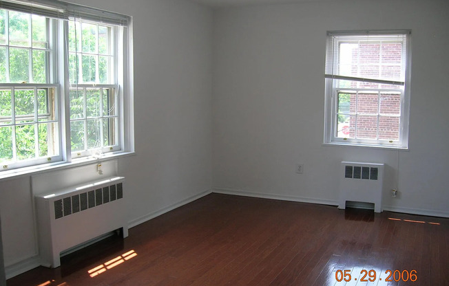 Charming Northern Liberties Living – 734 North Ter — Accepting ALL PHA voucher holders