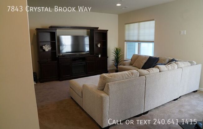 7843 CRYSTAL BRK WAY