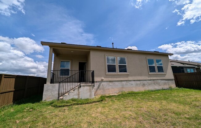 1005 BLUEWOOD BND