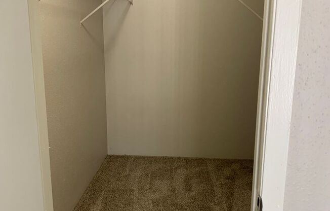 1 bed, 1 bath, 841 sqft, $925, Unit 1615