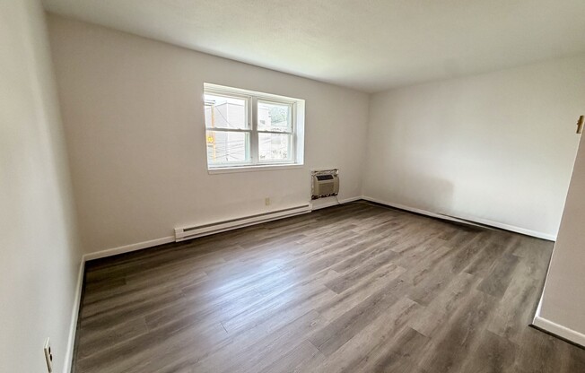 Studio, 1 bath, 450 sqft, $1,900, Unit 204