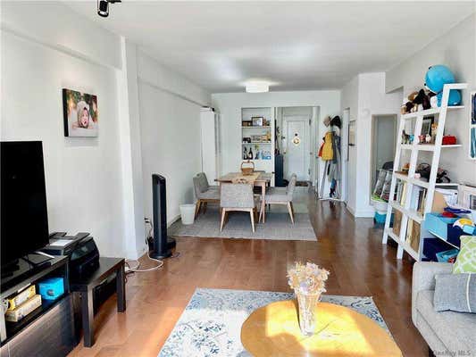 2 beds, 1 bath, 1,000 sqft, $3,000, Unit 5C