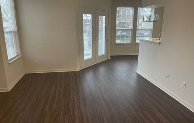2 beds, 2 baths, 1,033 sqft, $1,599, Unit 18-18204